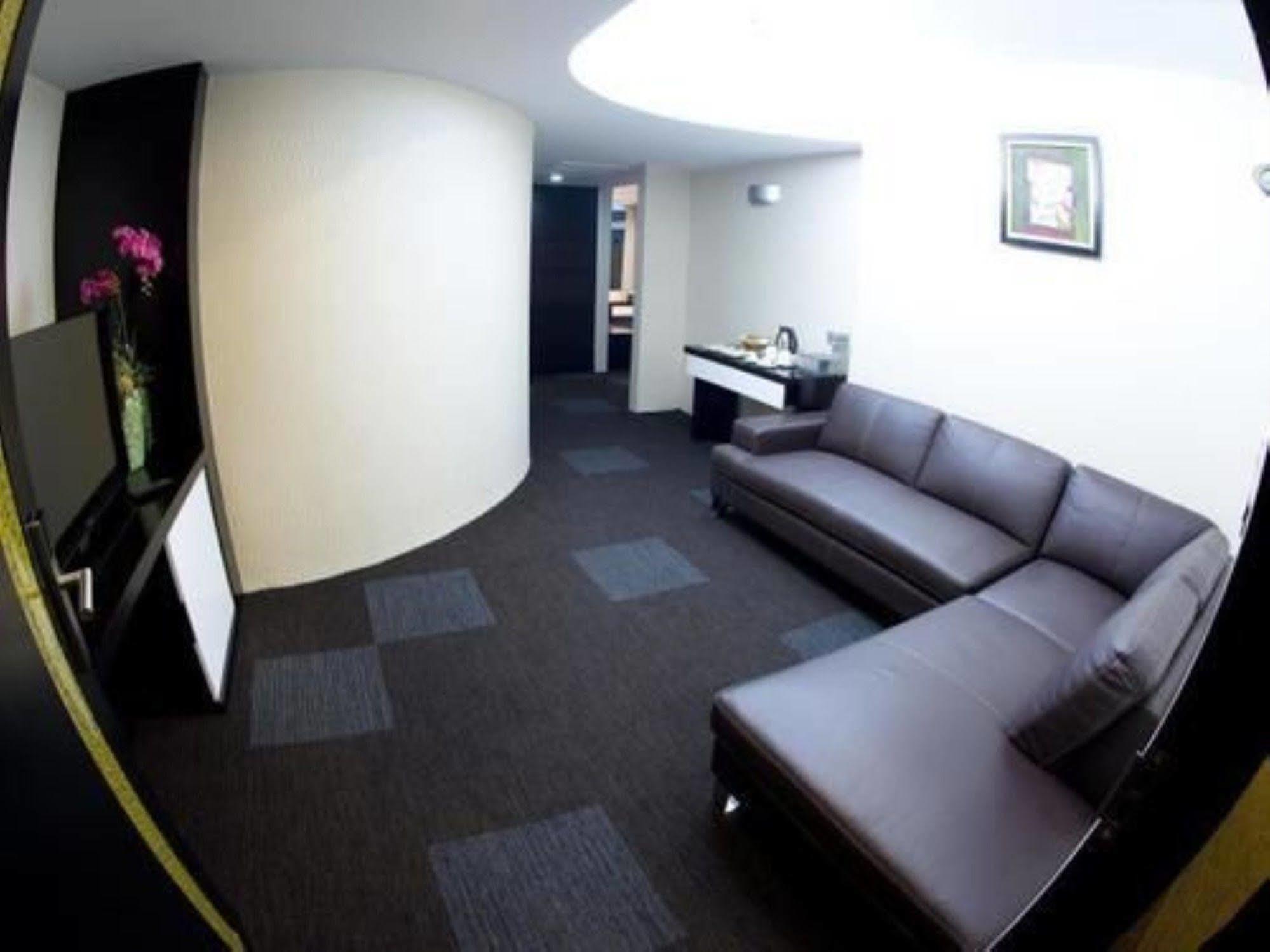 Avenue 64 Hotel Yangon Luaran gambar