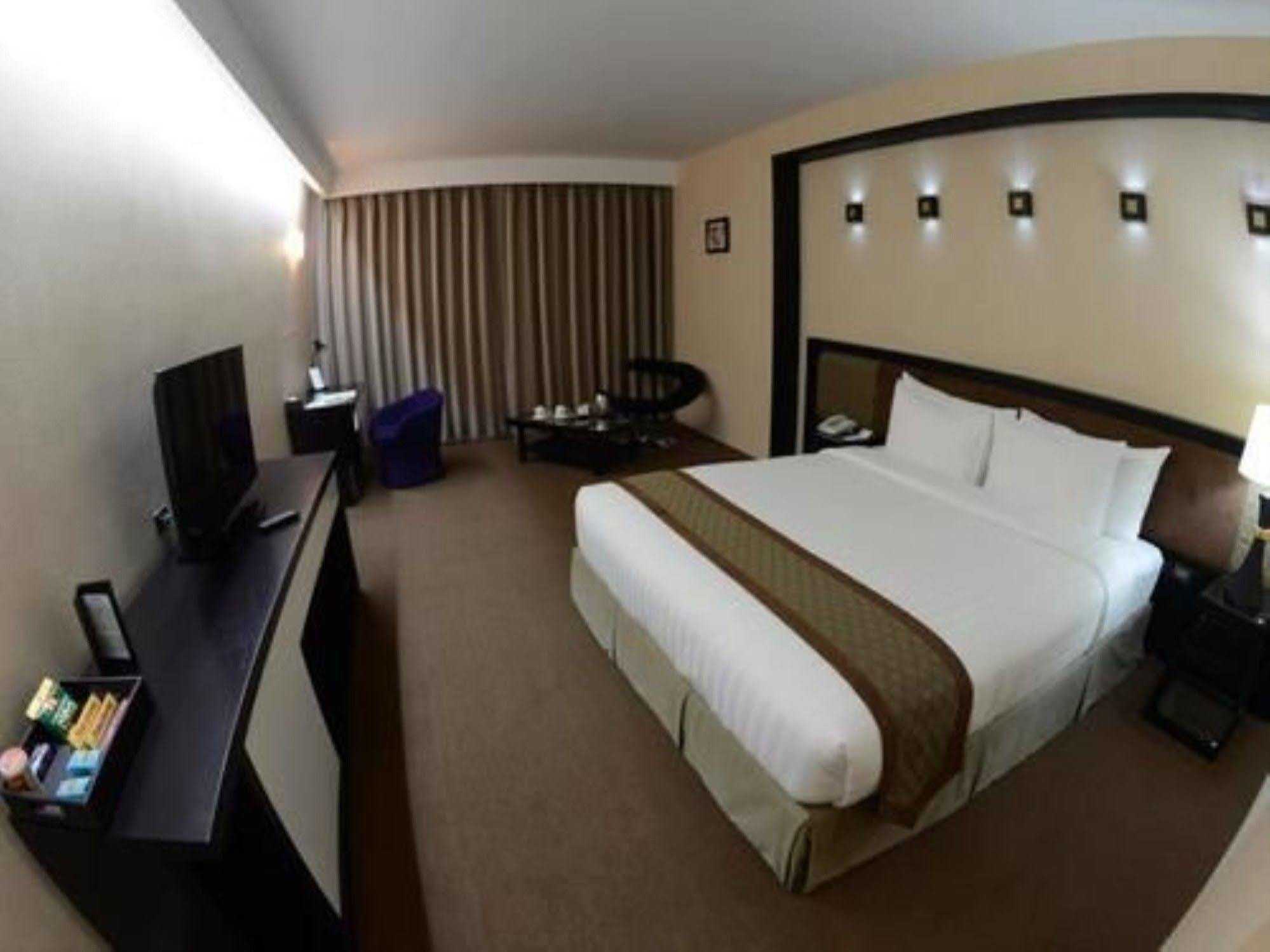 Avenue 64 Hotel Yangon Luaran gambar